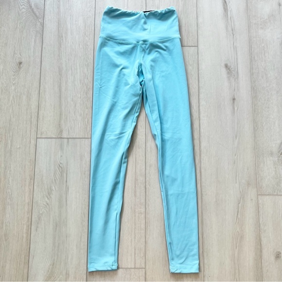 Strut This High Waisted Workout Leggings - Picture 1 of 3